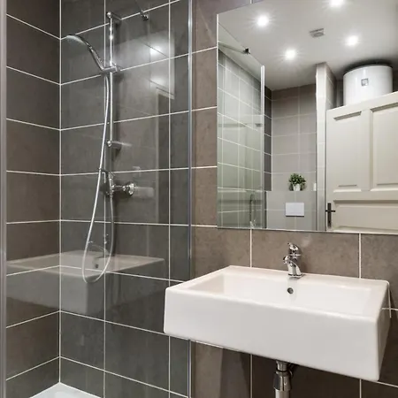 Curiosity 아파트 *